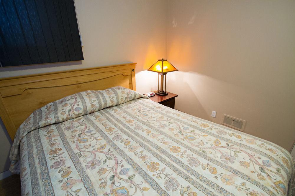 Glenwood Inn & Suites Trail Extérieur photo